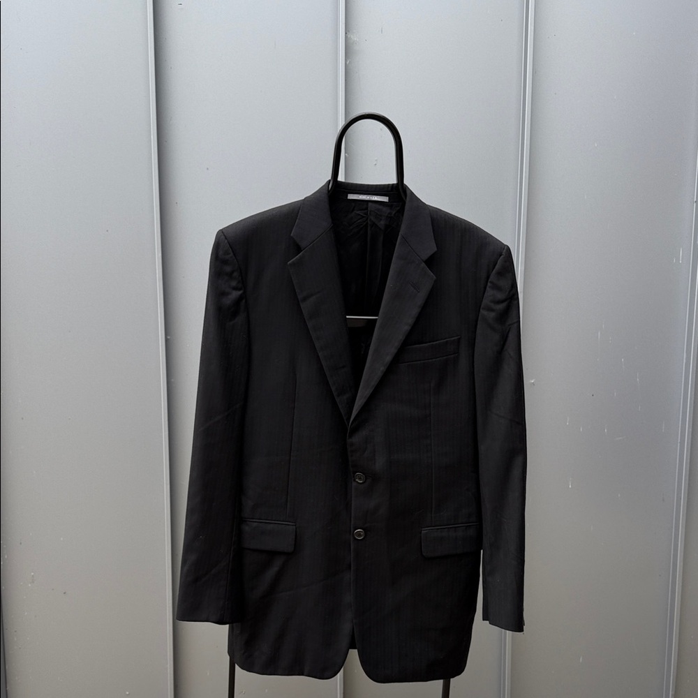 Hickey Freeman Charcoal Men's 100% worsted wool suit.